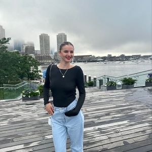 Meet your Posher, Verina